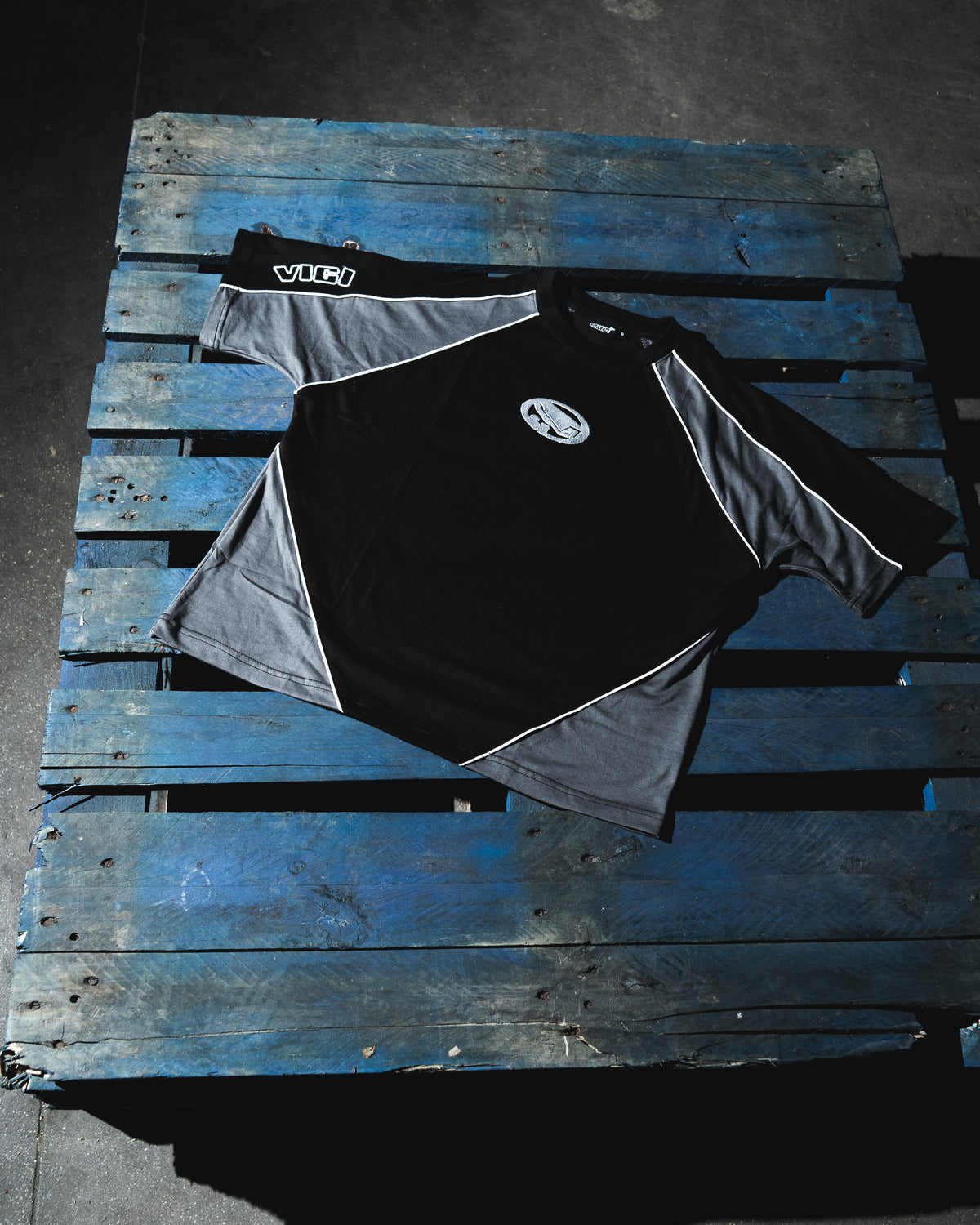 BLACK REFLECTIVE T-SHIRT